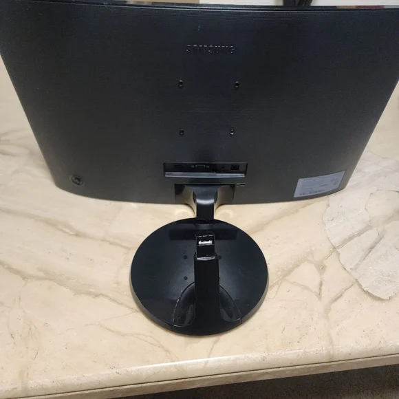 Monitor - Picture 3 of 4